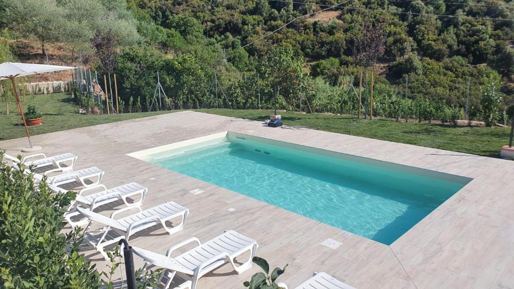 Bazén v ubytování VILLETTA LA ZANCA nebo v jeho okolí