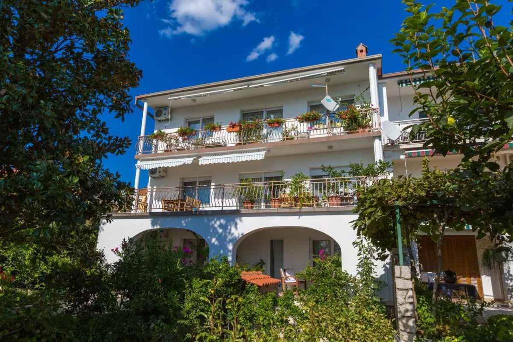 Balkón alebo terasa v ubytovaní Apartment in Crikvenica 39351