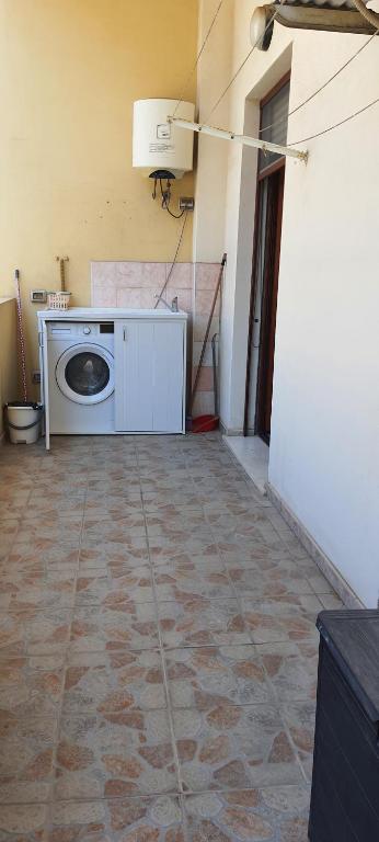 A kitchen or kitchenette at Casetta 144A