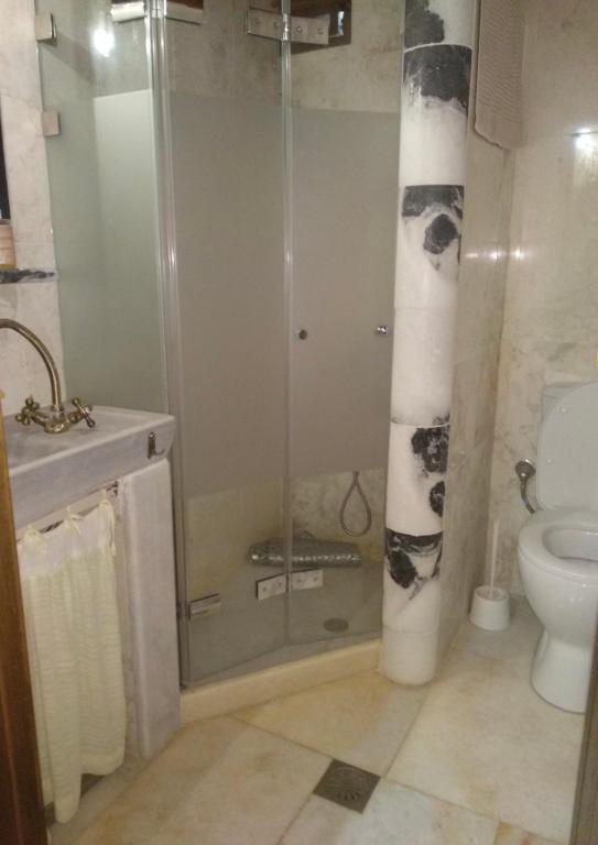 Koupelna v ubytování GuesthouseKamara