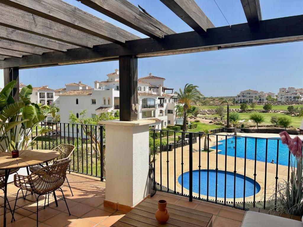 Bazén v ubytování Casa Hacienda Riquelme Golf Resort nebo v jeho okolí