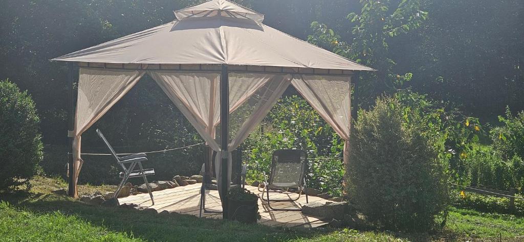 Zahrada ubytování Camping - Idyllischer Wohnmobilstellplatz in der Mecklenburgischen Seenplatte#Mecklenburg-Vorpommern #See #Landleben