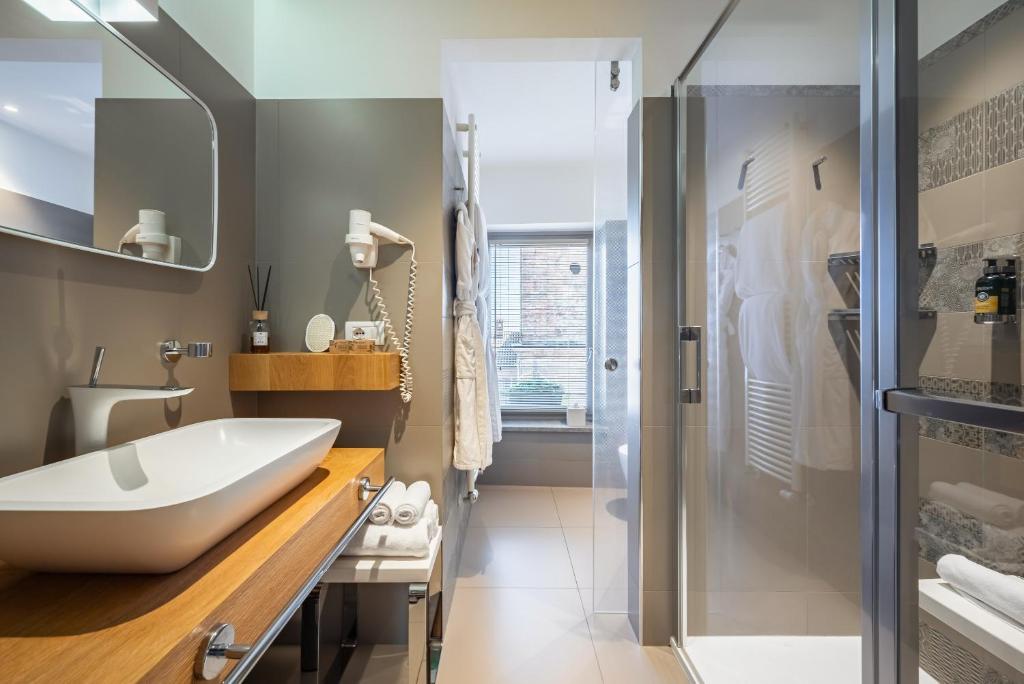 Bany a Uve Rooms & Wine Bar