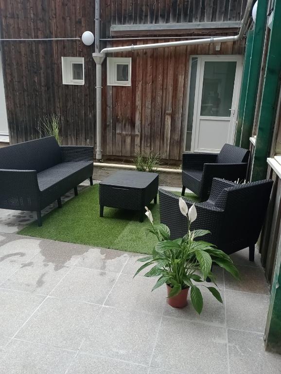 Posezení v ubytování Les Cèdres