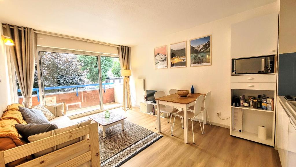 Kuchyň nebo kuchyňský kout v ubytování Appartement au coeur du village de Saint-Lary-Soulan 2 personnes