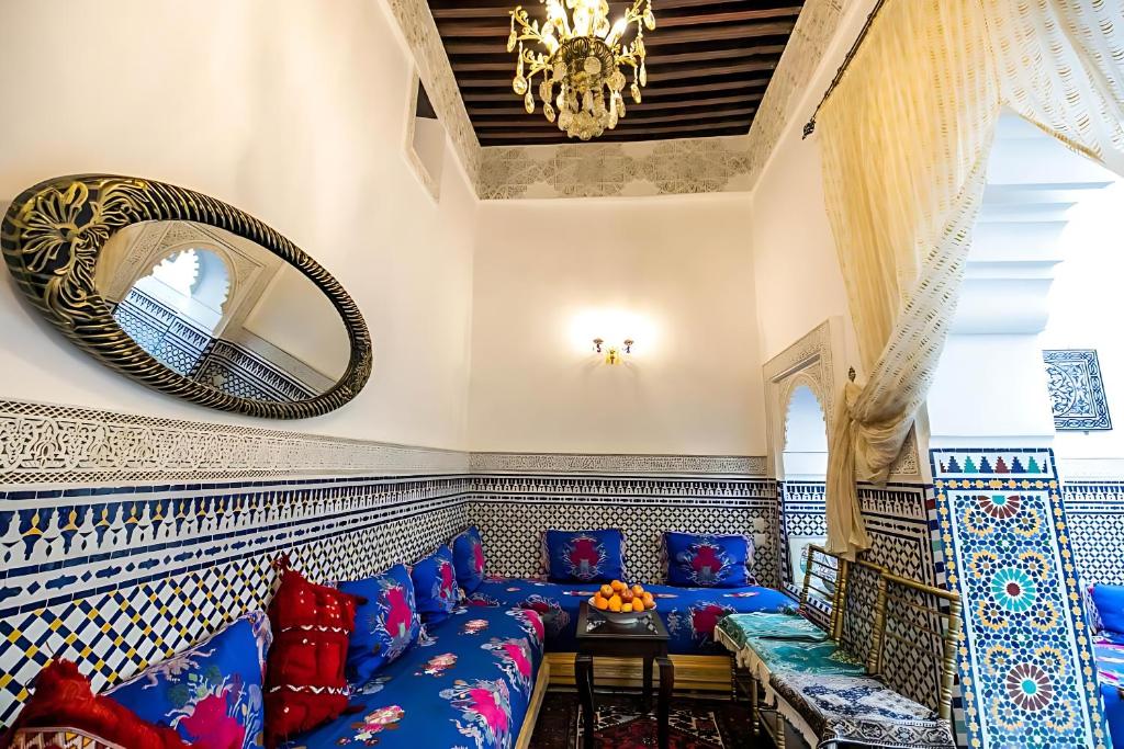 Posezení v ubytování Riad Mounana fez luxurious palace & spa