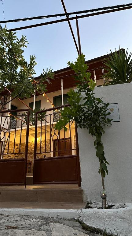 Balkón nebo terasa v ubytování Loucy’s Art Home
