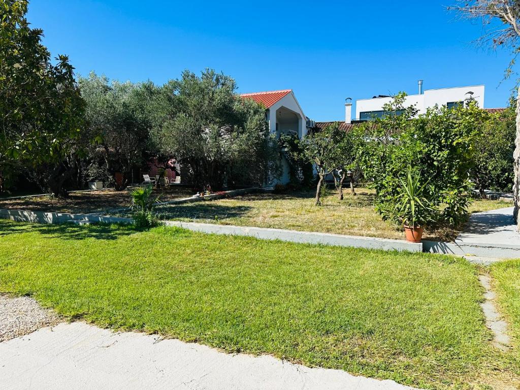 Vonkajšia záhrada v ubytovaní Hacienda Murter