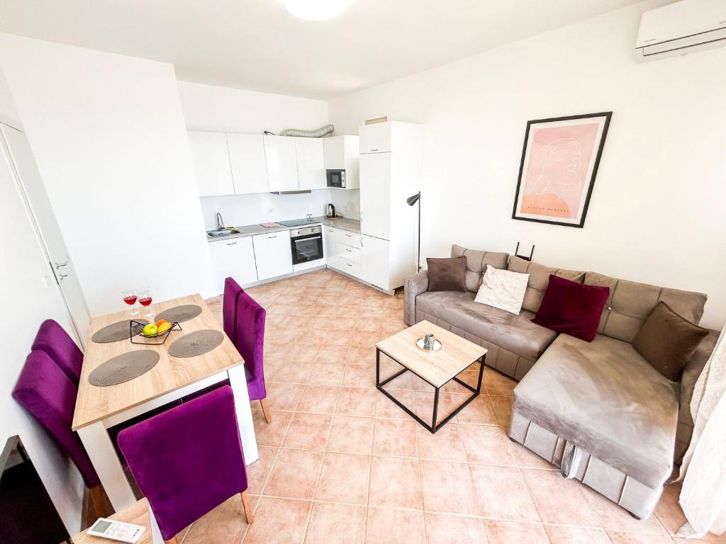 Kuchyň nebo kuchyňský kout v ubytování Oceanfront Oasis 770