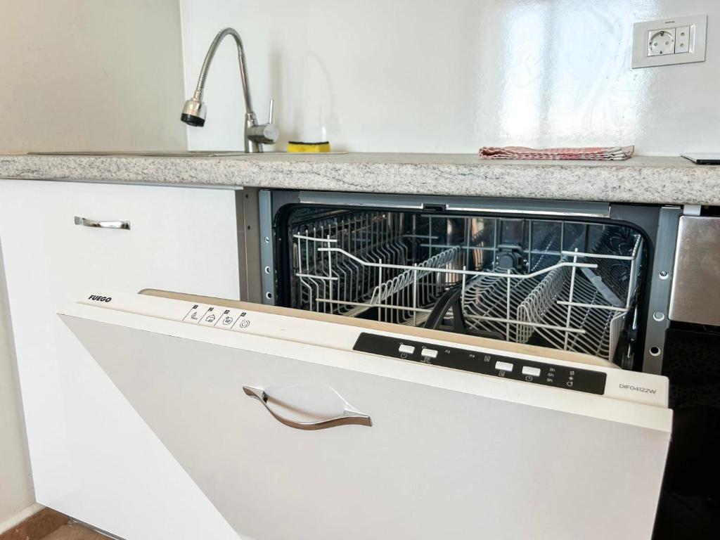 Kuchyň nebo kuchyňský kout v ubytování Oceanfront Oasis 770