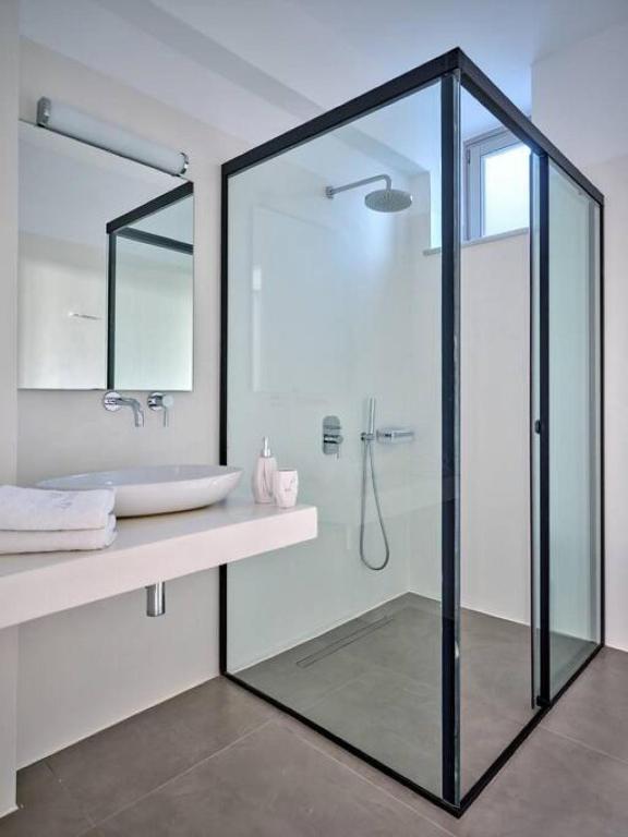 Kúpeľňa v ubytovaní La Vitalite Luxury Villa Mer in Paros