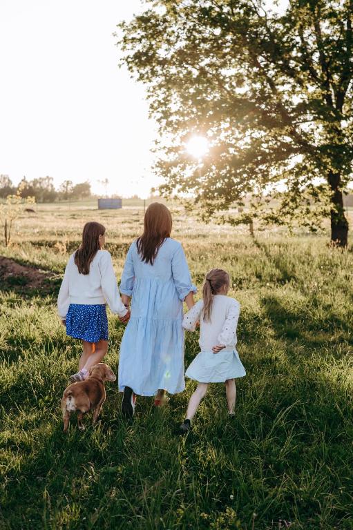 Děti v ubytování nádech - glamping ubytování na statku