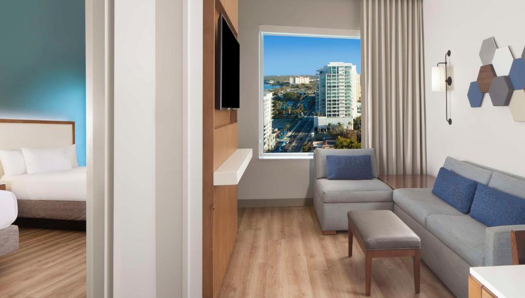 Embassy Suites By Hilton Sarasota - Suite De Reina Premium Con Dos Camas Queen