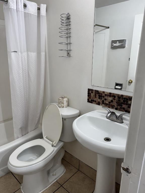 Ένα μπάνιο στο Safari Motel