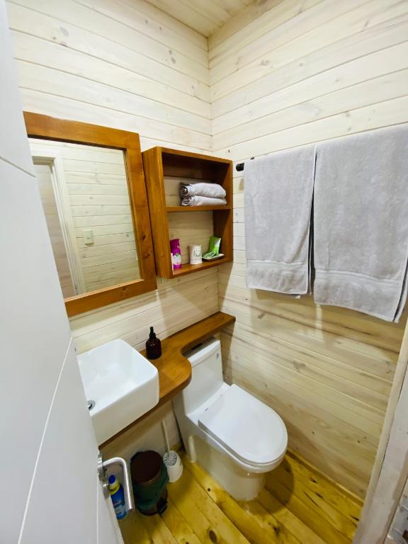 Koupelna v ubytování Forest house Cabaña para 2
