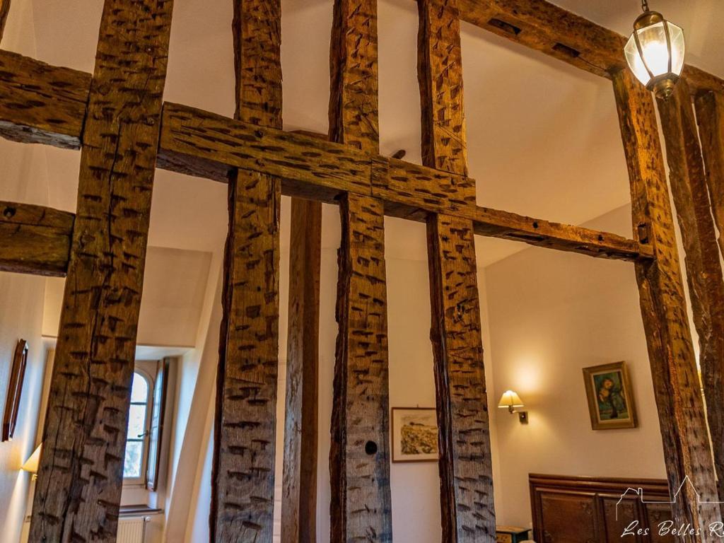 Zdjęcie z galerii obiektu Gîte de charme avec piscine chauffée et sauna, au cœur d'une propriété historique en Val de Loire - FR-1-381-128 w mieście Monnaie