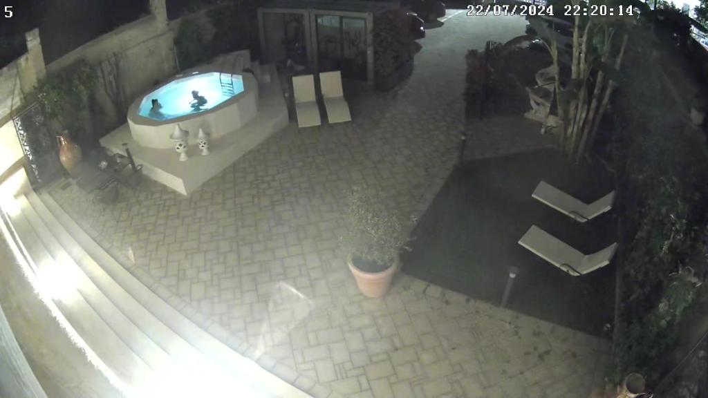 The swimming pool at or close to Dimora Charleston Lecce parcheggio privato in loco gratis