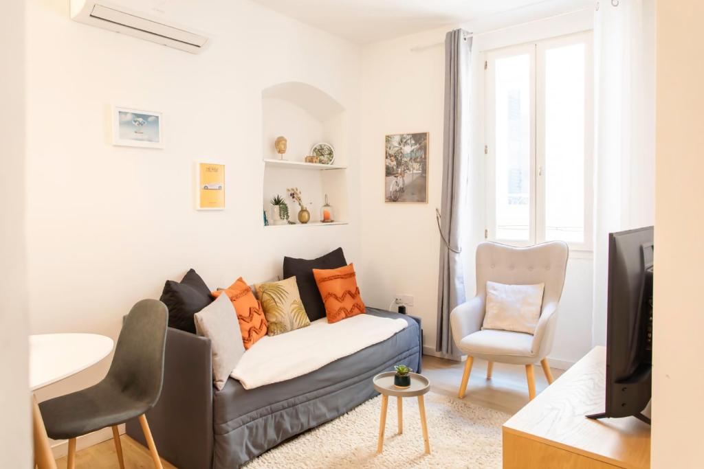 TV a/nebo společenská místnost v ubytování C14 - 1 BDR Cannes Centre 5 min Palais Festivals & Sea - AC