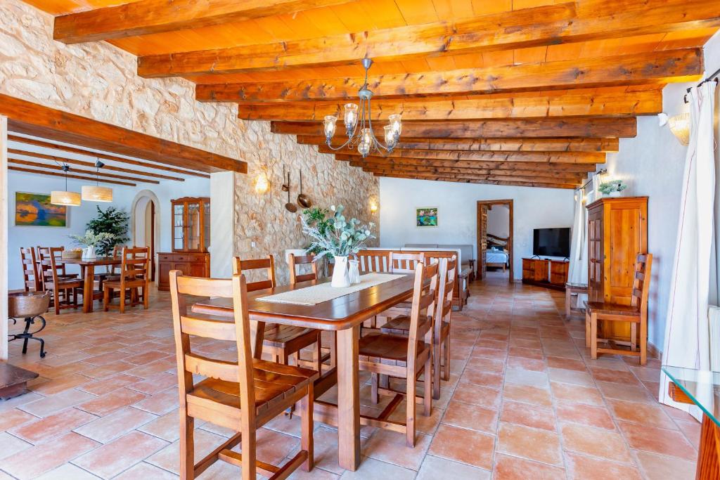 A television and/or entertainment centre at Can Talaia by dracmallorca