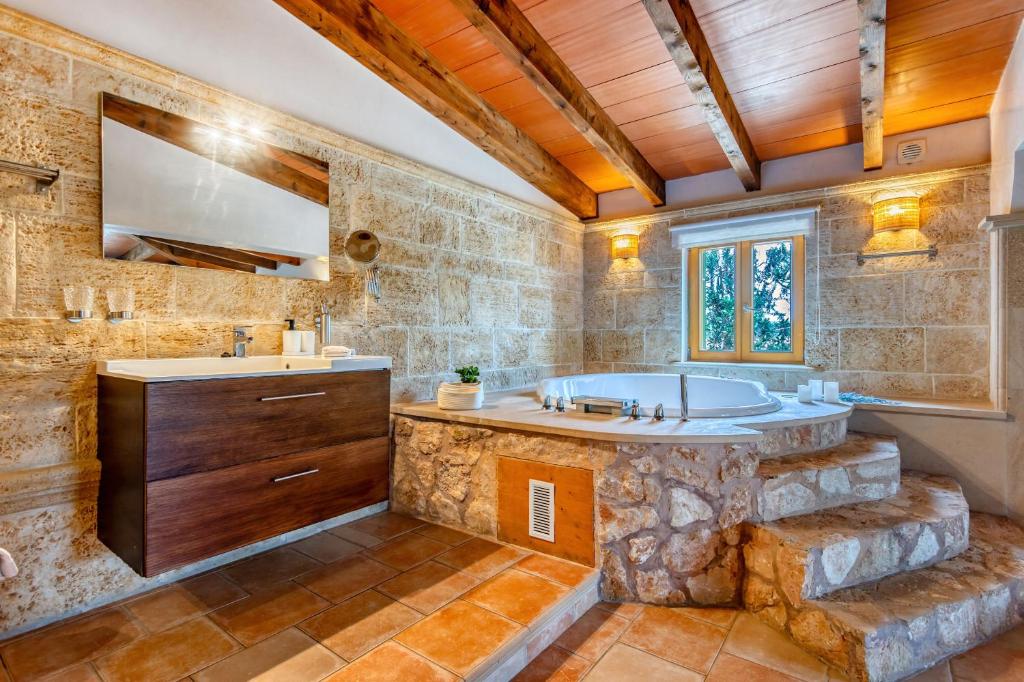 A bathroom at Can Talaia by dracmallorca
