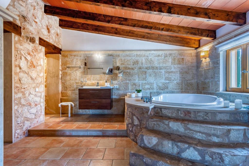 A bathroom at Can Talaia by dracmallorca
