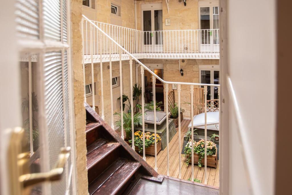 Hôtel Churchill Bordeaux Centre - Resim 10