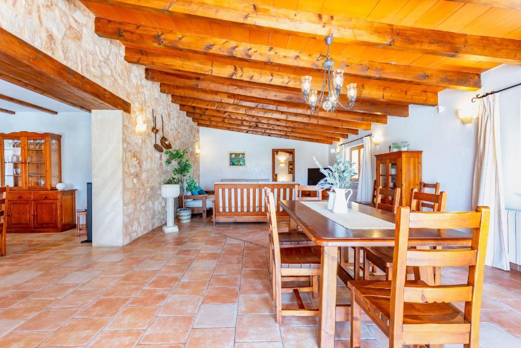 A seating area at Can Talaia by dracmallorca