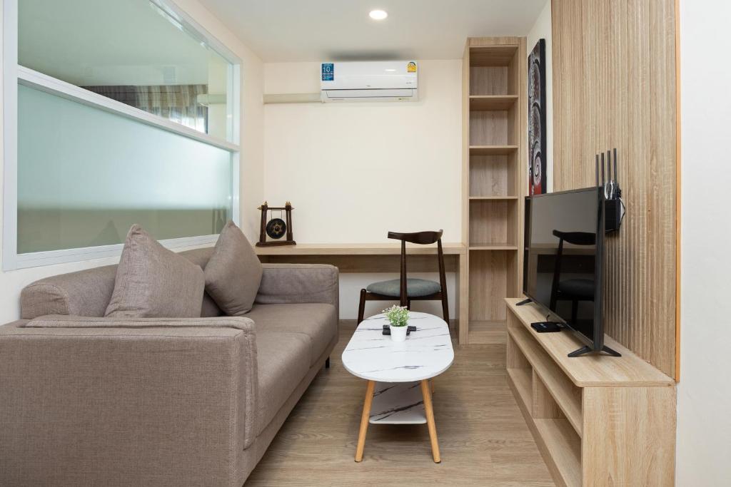 iCheck inn Darisa Patong - Resim 10