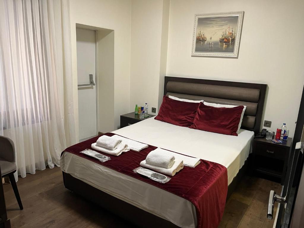 Pandora Hotel - 