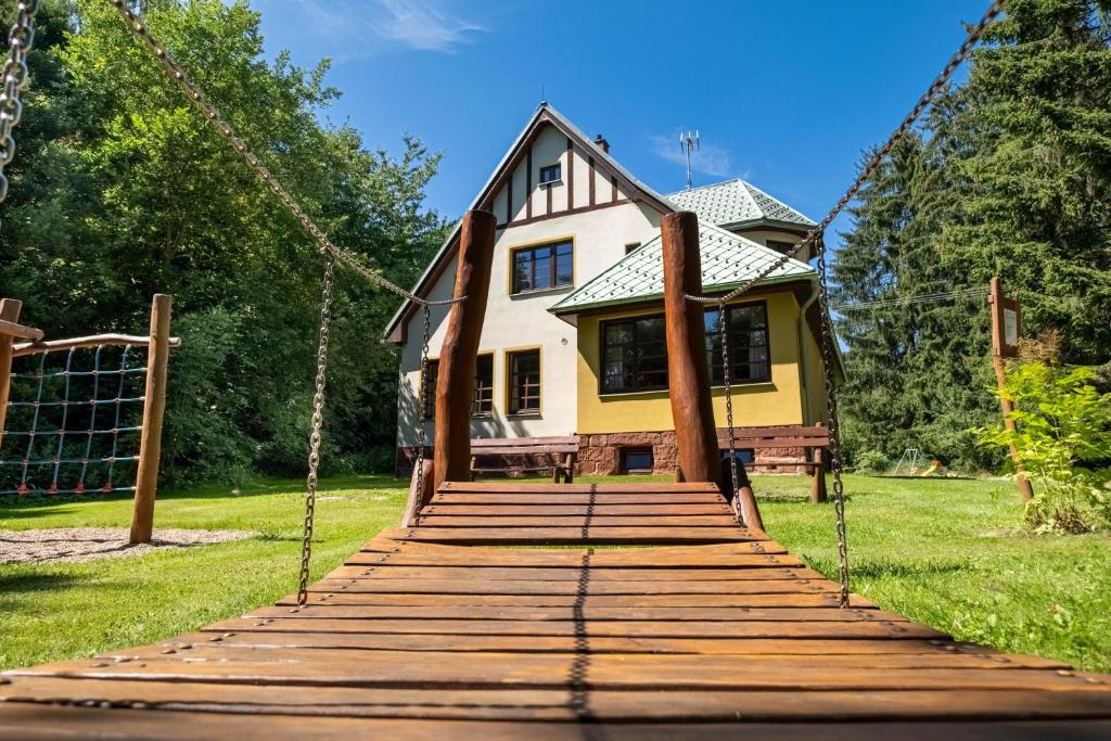 Budova, kde se vila nachází