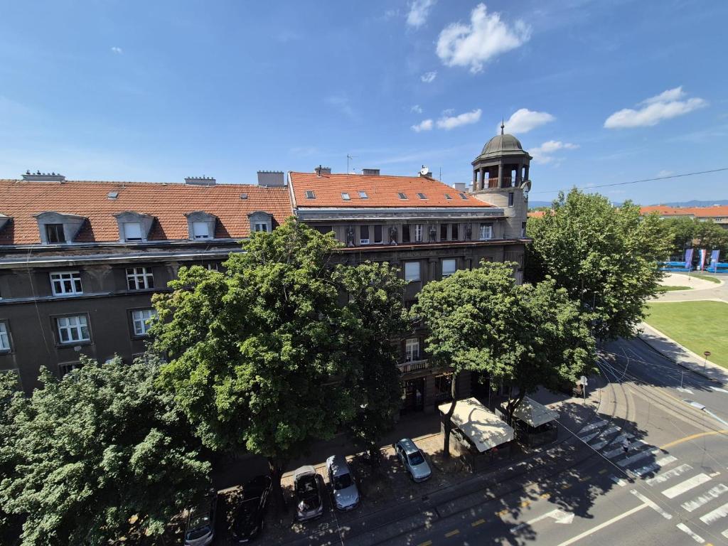Budova, v ktorej sa apartmán nachádza