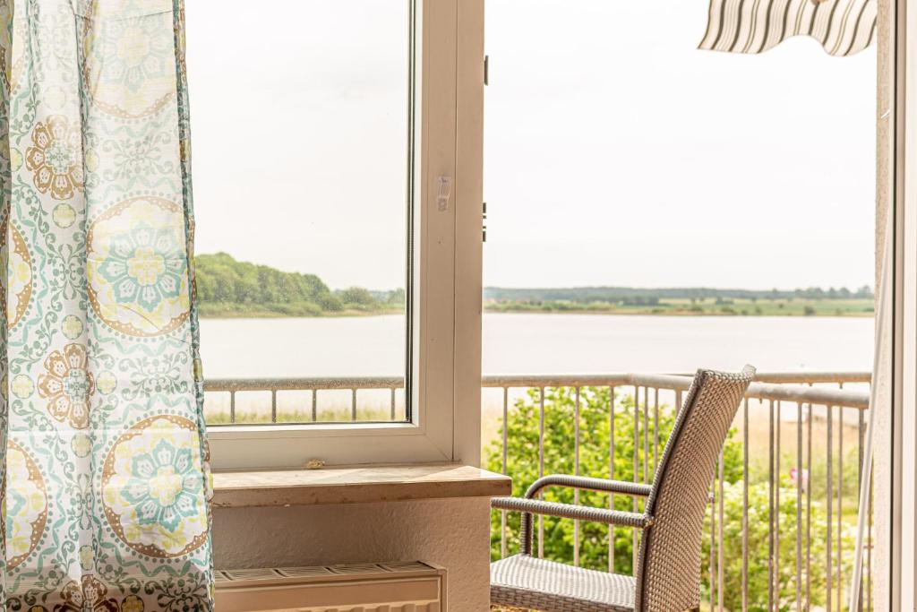 Strandhaus Malchow - Apartamento Com Varanda E Vista Lago