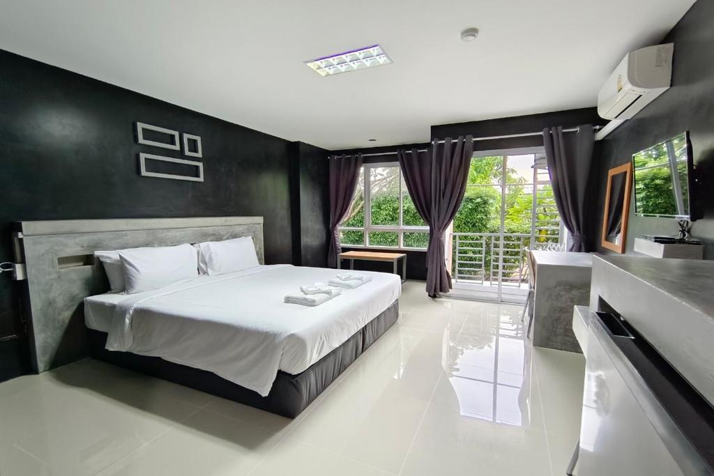 Nano Place Hotel - Deluxe Double Room