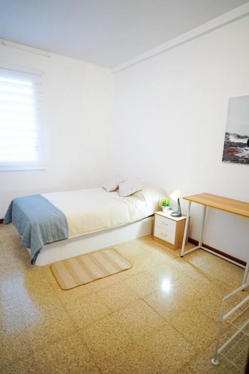 اتاق در آپارتمان مشترک H1 - Habitación en Apartamento Compartido H1، اتاق در آپارتمان مشترک H1
