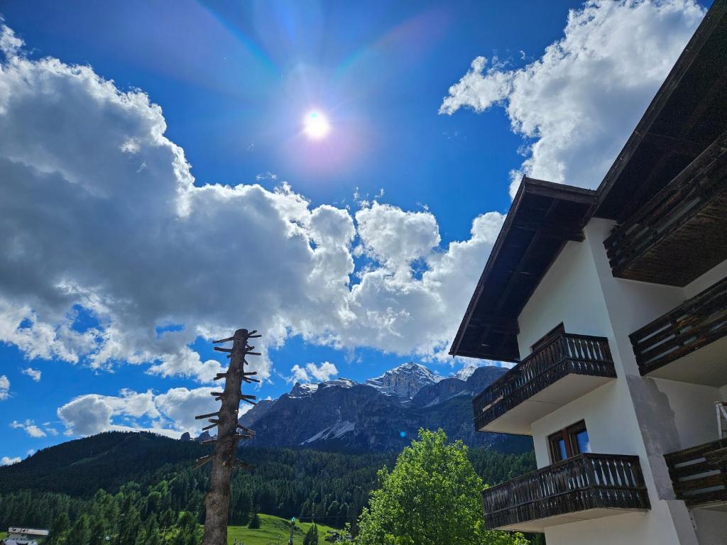 Nespecifikovaný výhled na hory nebo výhled na hory při pohledu z hotelu