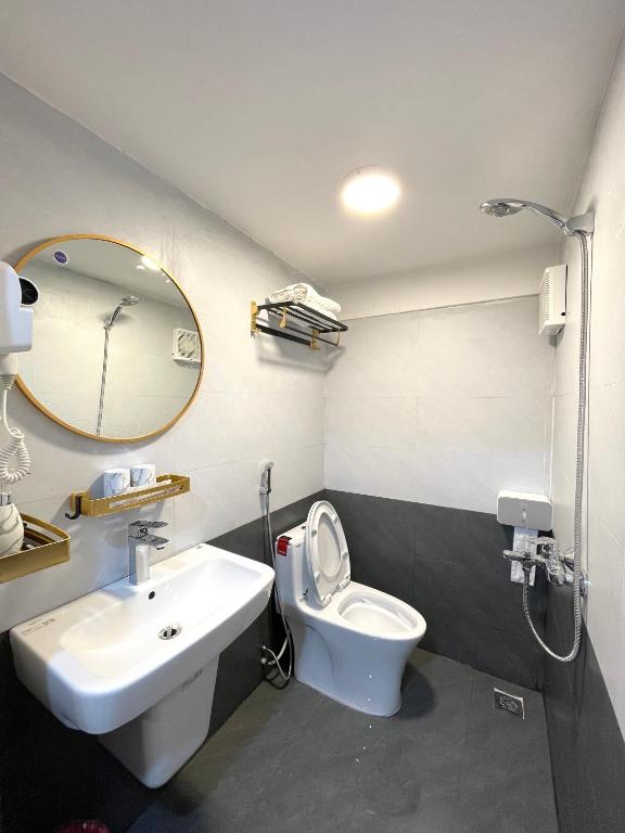 Odyssey Hostel, Tours & Motorbikes Rental - Double Or Twin Room With Shared Bathroom