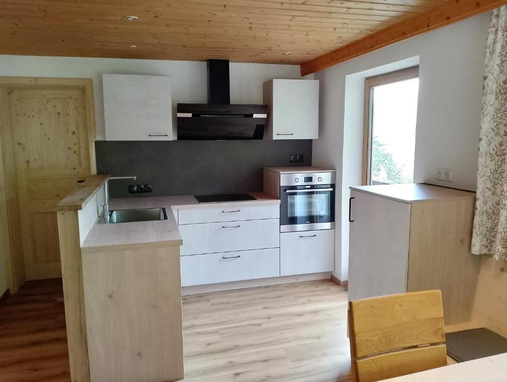 Kuchyňa alebo kuchynka v ubytovaní Stockachhof