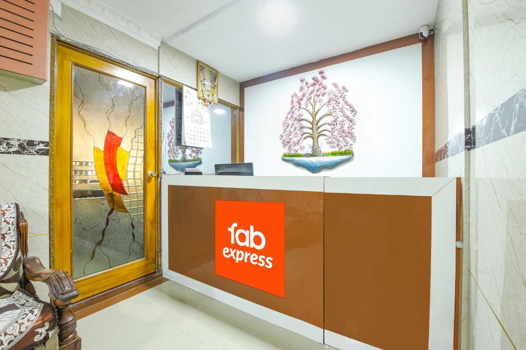 Certifikát, hodnocení, plakát nebo jiný dokument vystavený v ubytování FabExpress Le Royal Inn