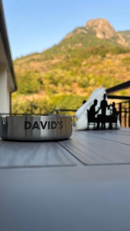 Nespecifikovaný výhled na hory nebo výhled na hory při pohledu z hotelu