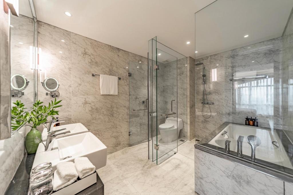 Koupelna v ubytování Sherwood Suites