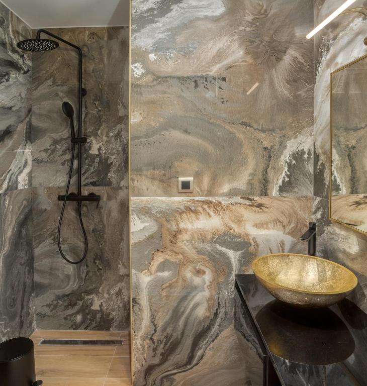 Royal Gold City Suites by Omilos Hotels - Resim 33