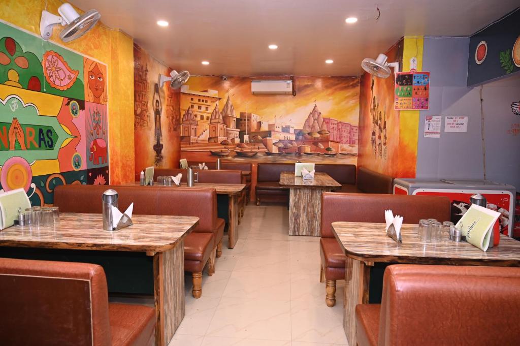 Restaurace v ubytování Rameshwaram Guest House