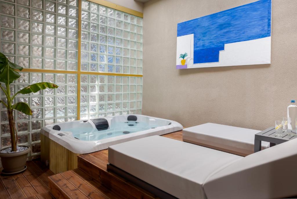 Royal Gold City Suites by Omilos Hotels - Resim 21