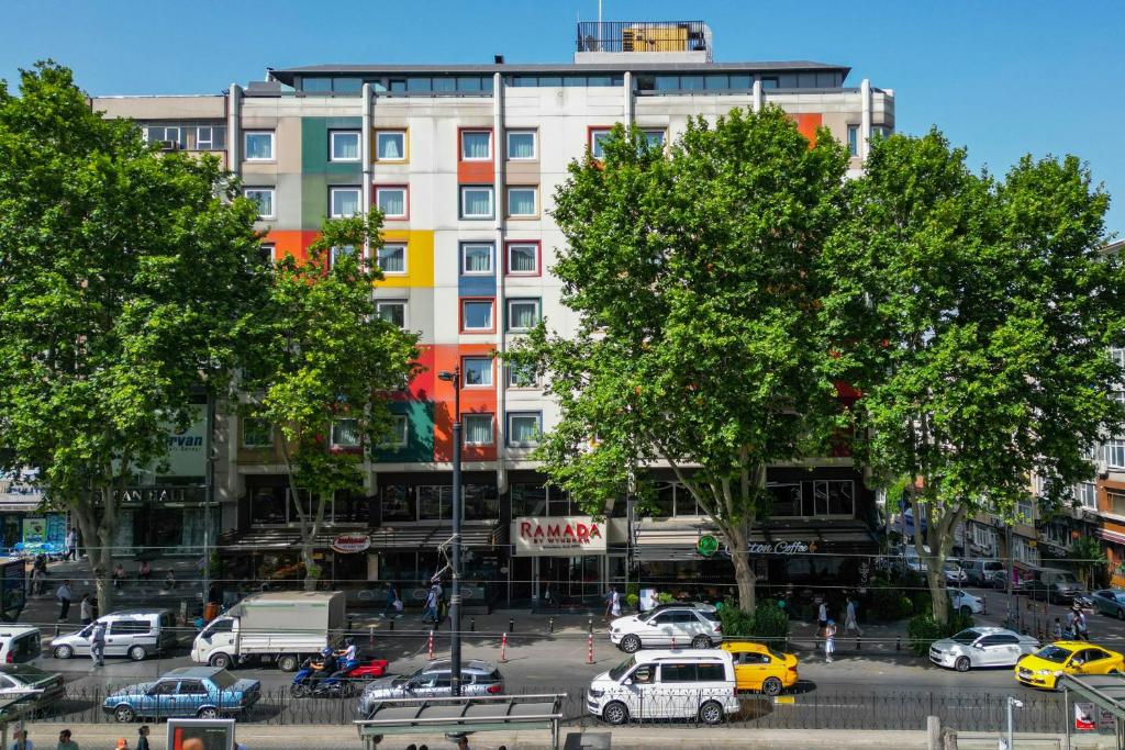 Budova, kde se hotel nachází