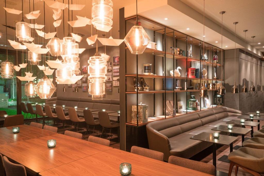 Motel One Hamburg-Alster - Resim 11