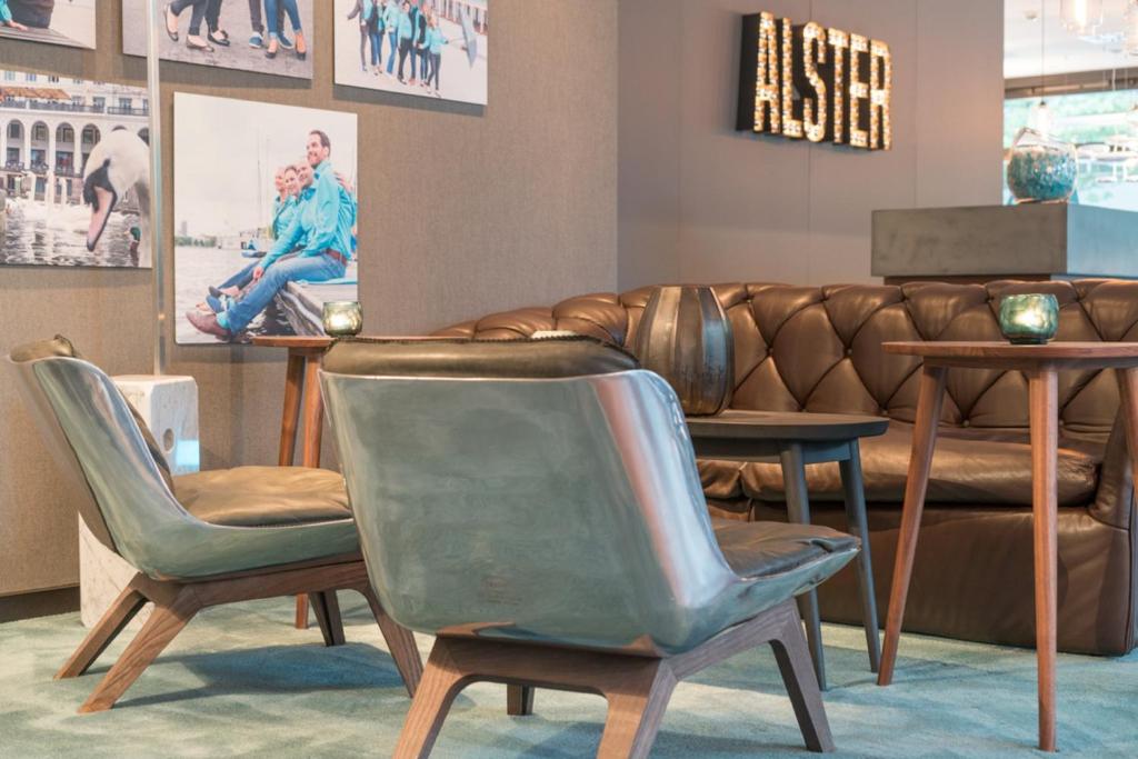 Posezení v ubytování Motel One Hamburg-Alster