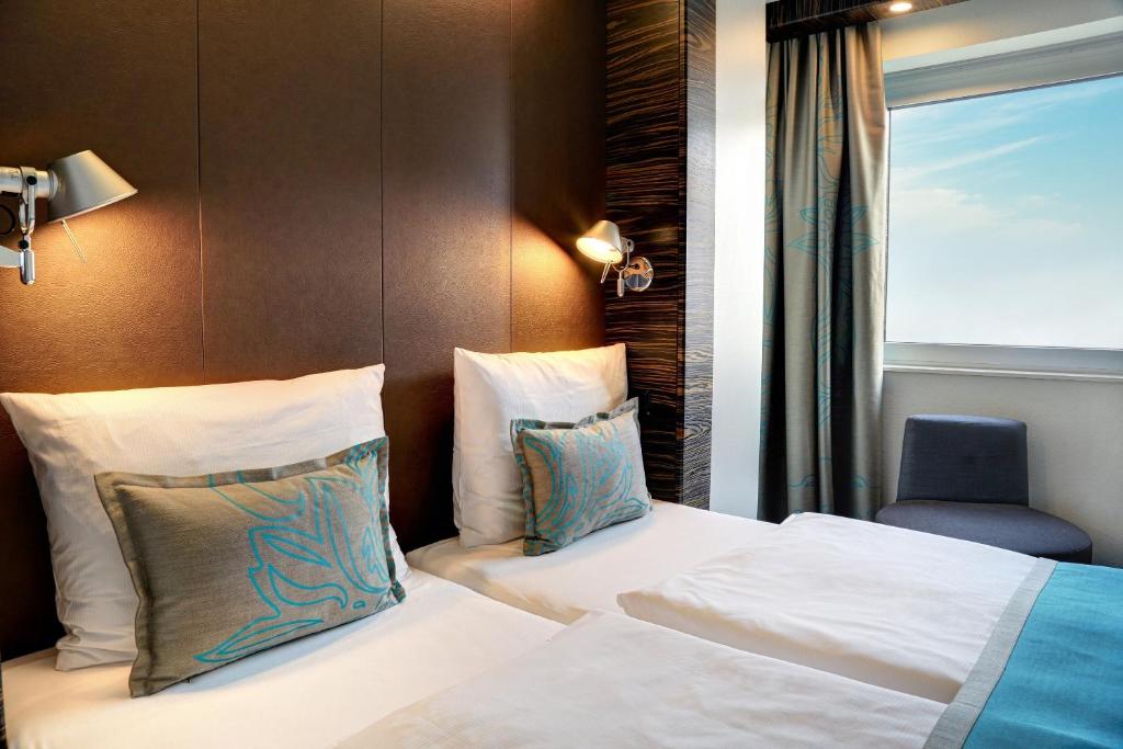 Motel One Hamburg-Alster - Resim 33