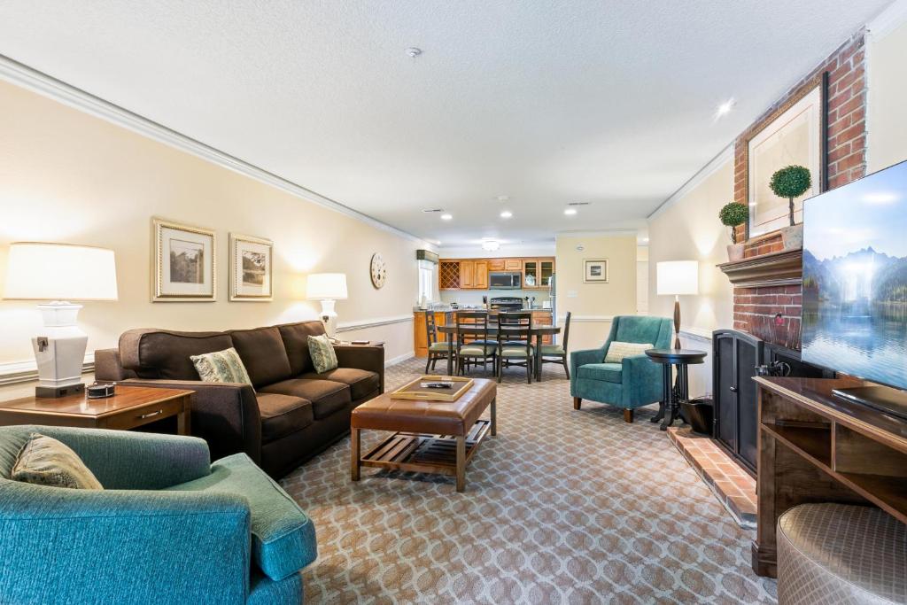 Kingsmill Resort - 