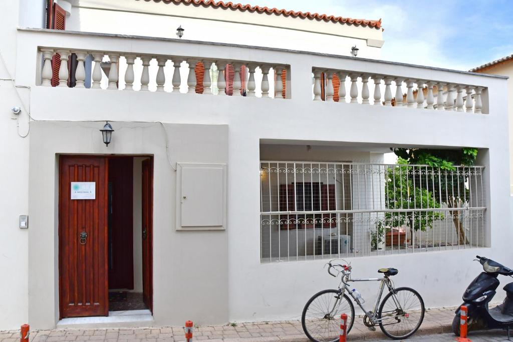 Jízda na kole v ubytování Αρχοντικό σπίτι στην Αίγινα nebo okolí