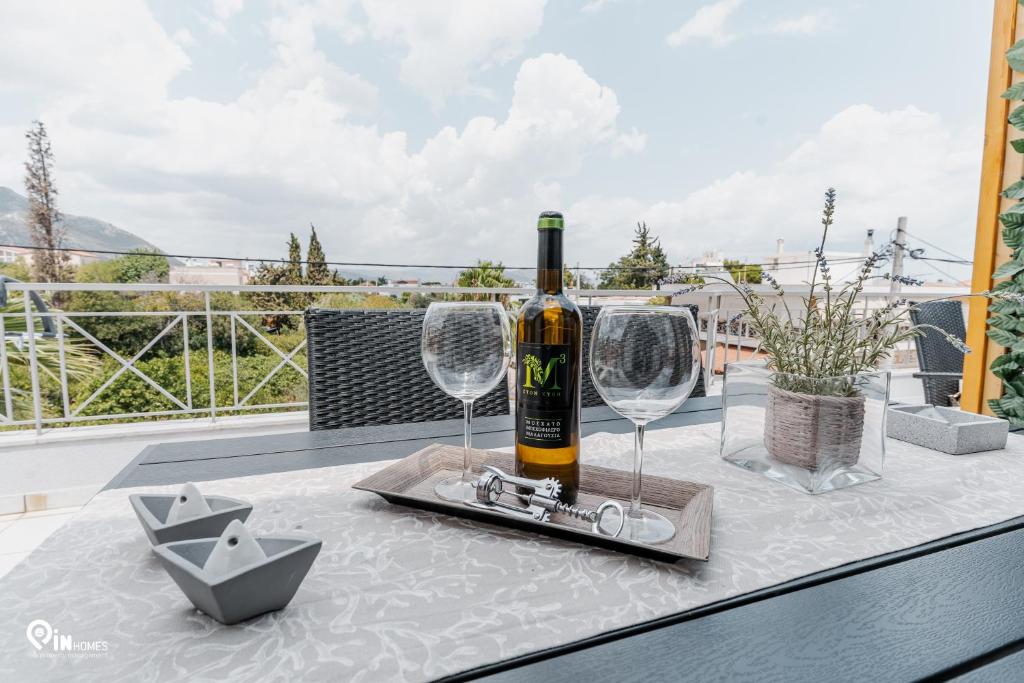 Nápoje v ubytování Phevos & Athena Luxury Suite With View In Nea Makri